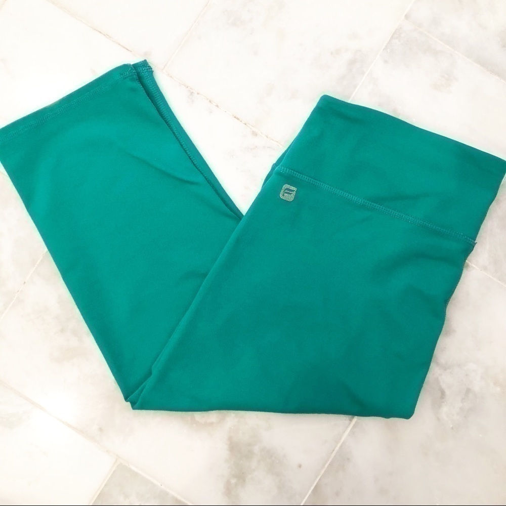 Fabletics green cropped leggings